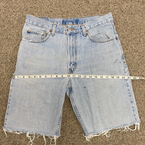Vintage Levi’s 550 Cut Off Boyfriend Jean Shorts! - Picture 6 of 7